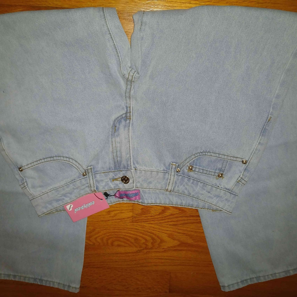 Edikted Wide Leg Low Waisted Size Medium Light Blue Jeans